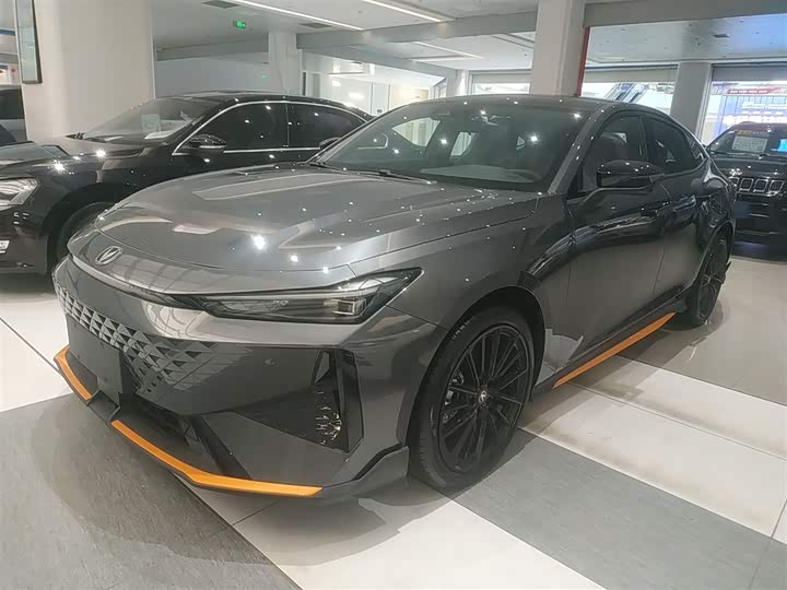 Фото 1 - Changan UNI-V