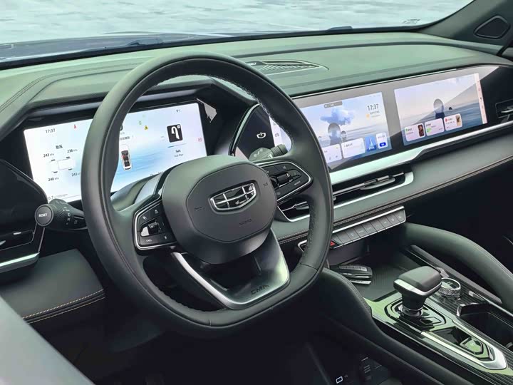 Фото 5 - Geely Monjaro