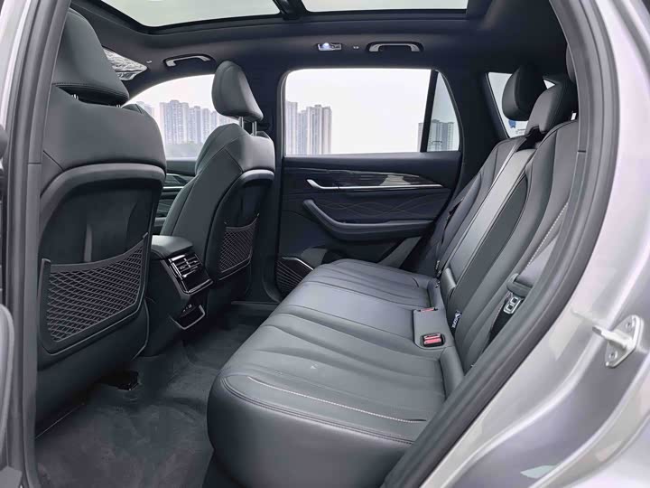 Фото 7 - Geely Monjaro