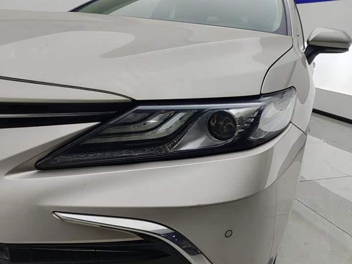 Фото 5 - Toyota Camry