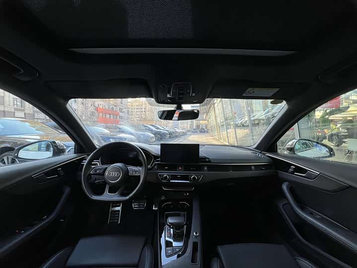 Фото 6 - Audi A4L