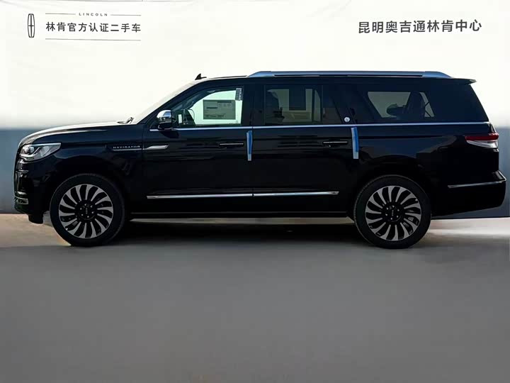 Фото 3 - Lincoln Navigator