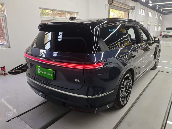 Фото 7 - Nio ES8