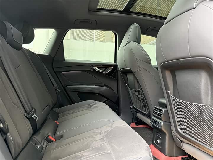 Фото 7 - Audi Q4 e-tron