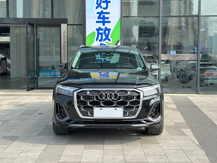 Фото 2 - Audi Q7