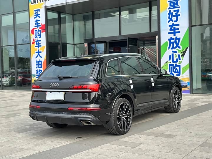 Фото 4 - Audi Q7