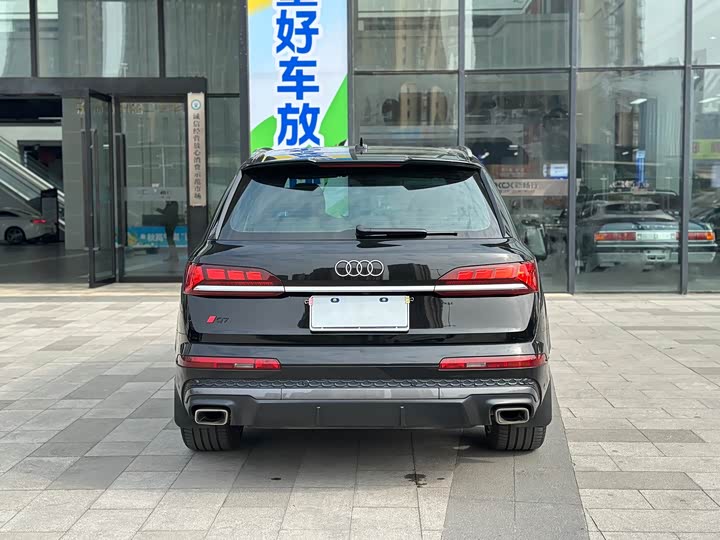 Фото 5 - Audi Q7