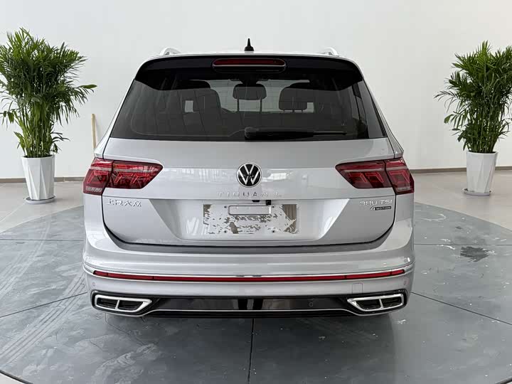 Фото 5 - Volkswagen Tiguan L Pro