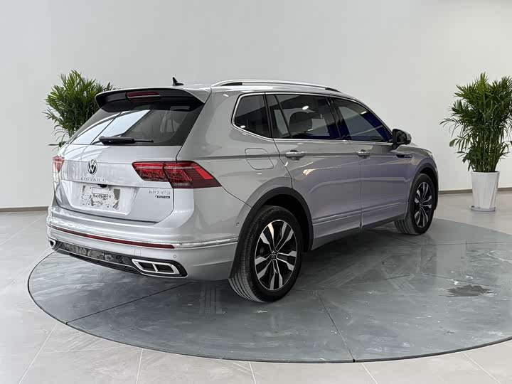 Фото 6 - Volkswagen Tiguan L Pro
