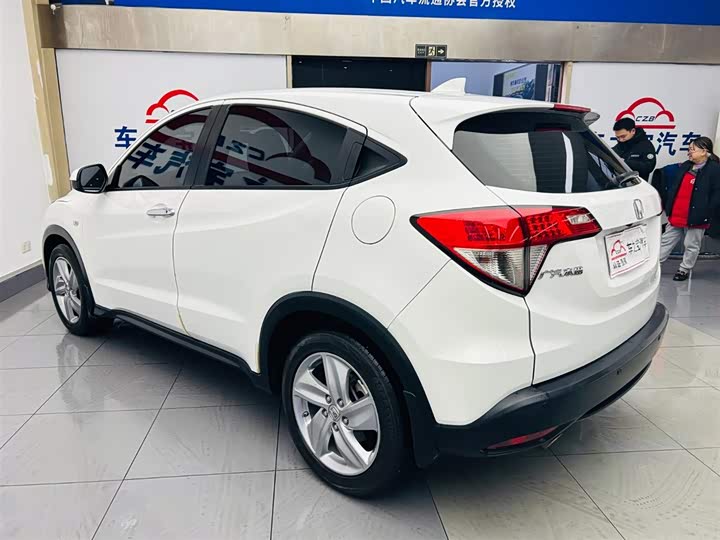 Фото 7 - Honda Vezel