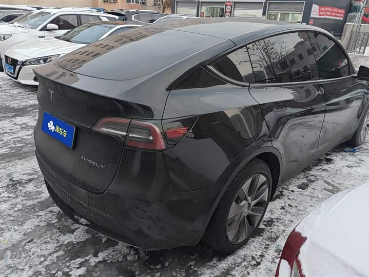 Фото 3 - Tesla Model Y