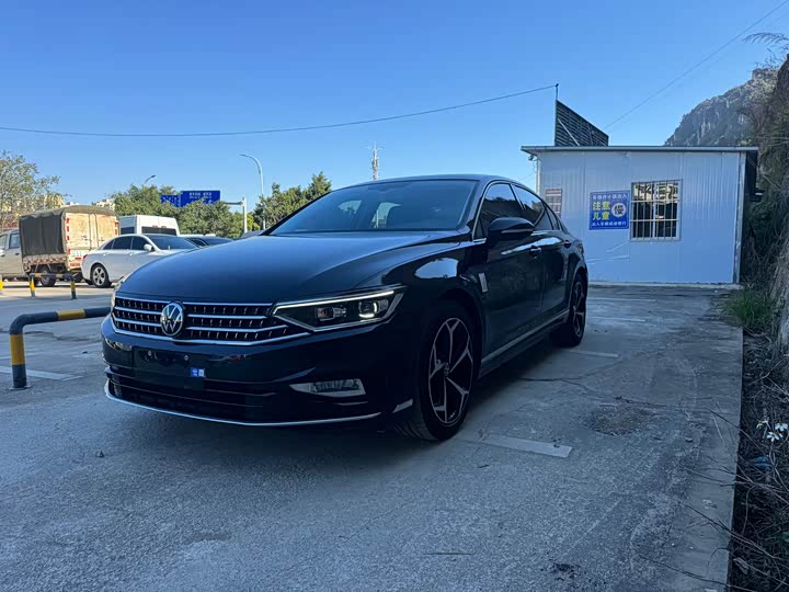 Фото 1 - Volkswagen Magotan