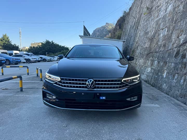 Фото 2 - Volkswagen Magotan