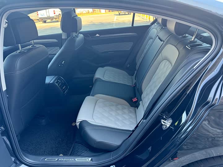 Фото 5 - Volkswagen Magotan