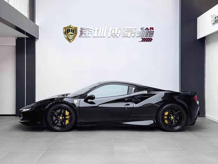 Фото 2 - Ferrari F8