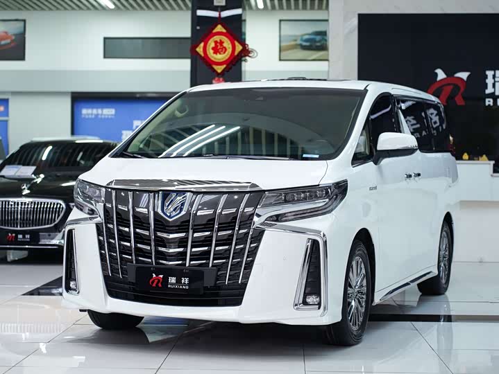 Фото 1 - Toyota Alphard