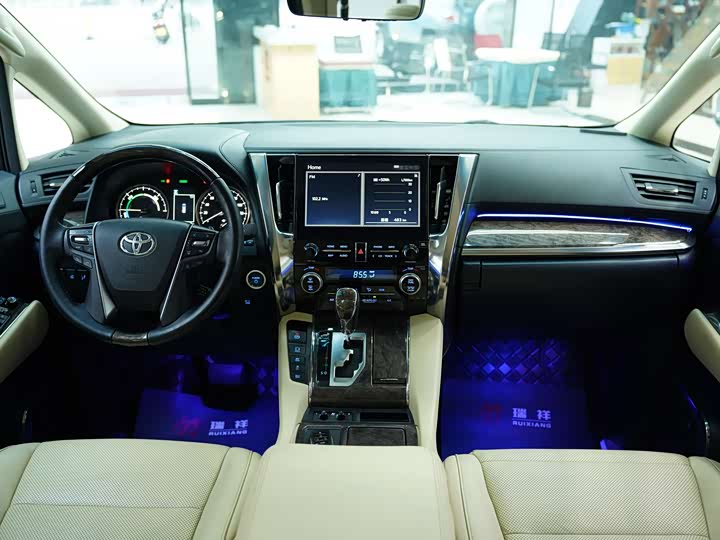 Фото 7 - Toyota Alphard
