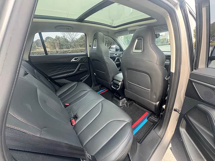 Фото 7 - Roewe RX5