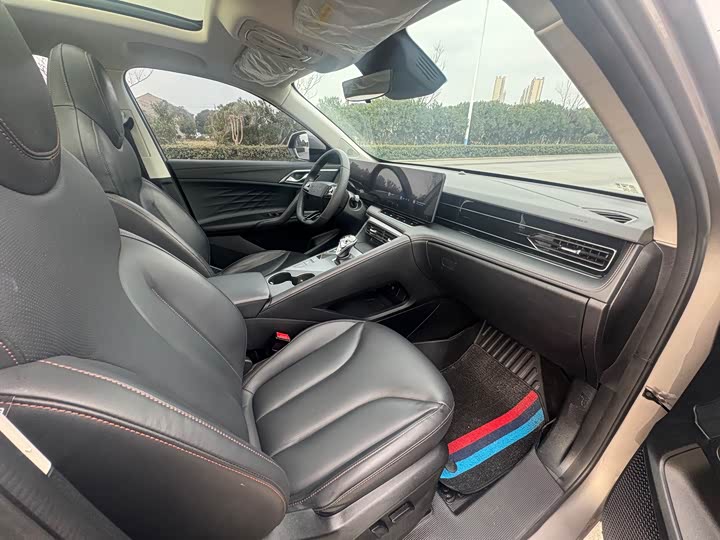 Фото 8 - Roewe RX5