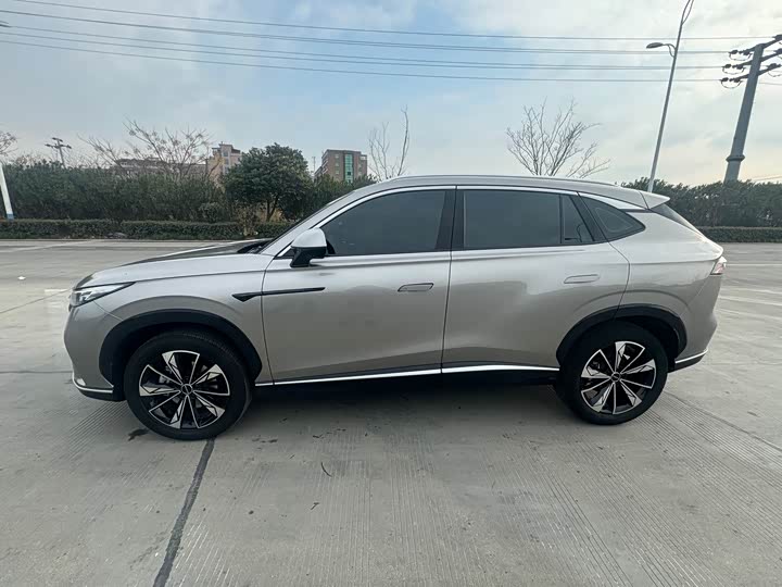 Фото 9 - Roewe RX5