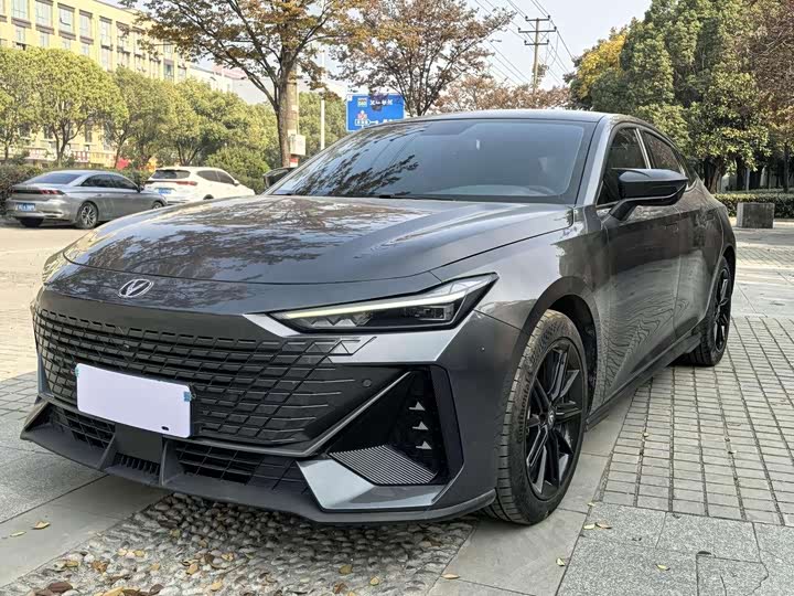 Фото 1 - Changan UNI-V