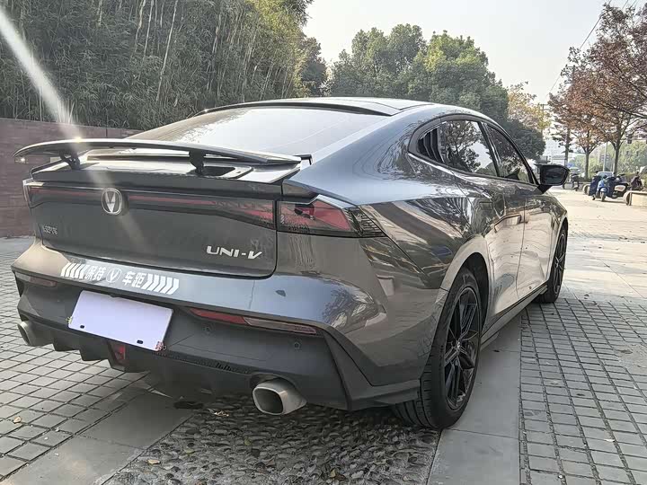 Фото 7 - Changan UNI-V