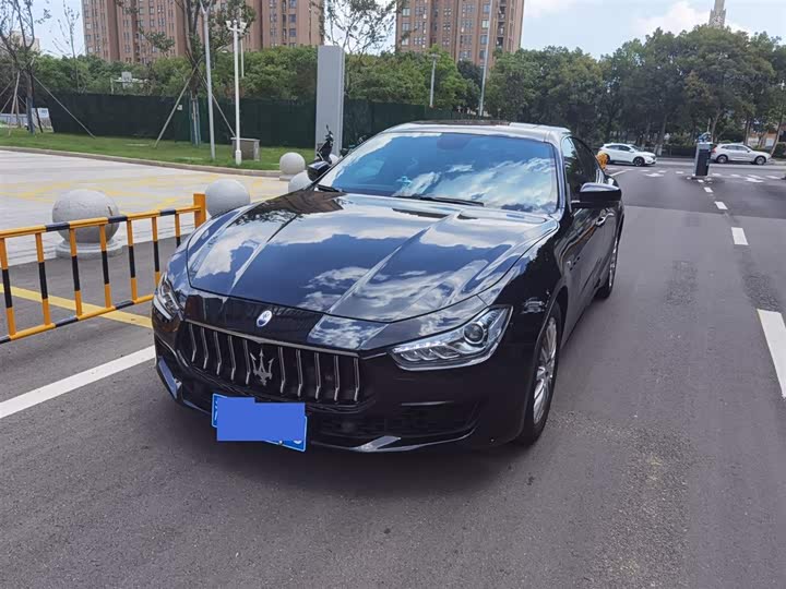 Фото 1 - Maserati Ghibli