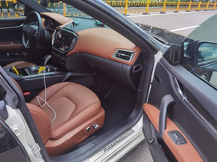 Фото 6 - Maserati Ghibli