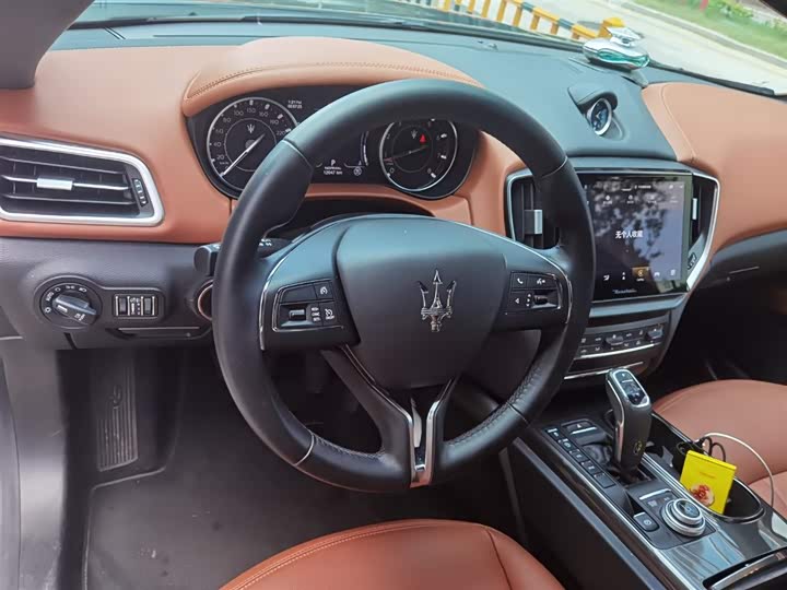 Фото 7 - Maserati Ghibli