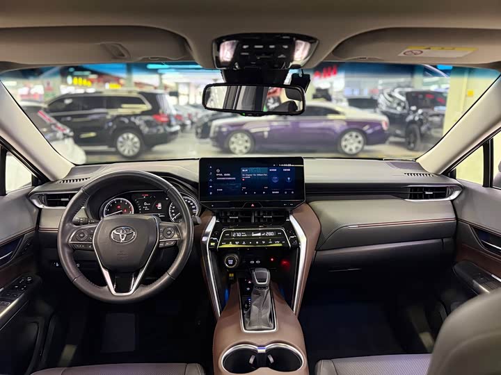 Фото 5 - Toyota Harrier