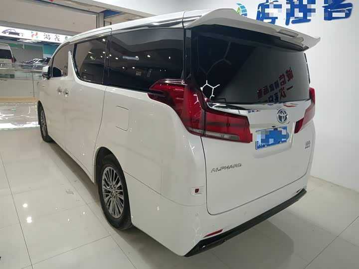 Фото 5 - Toyota Alphard
