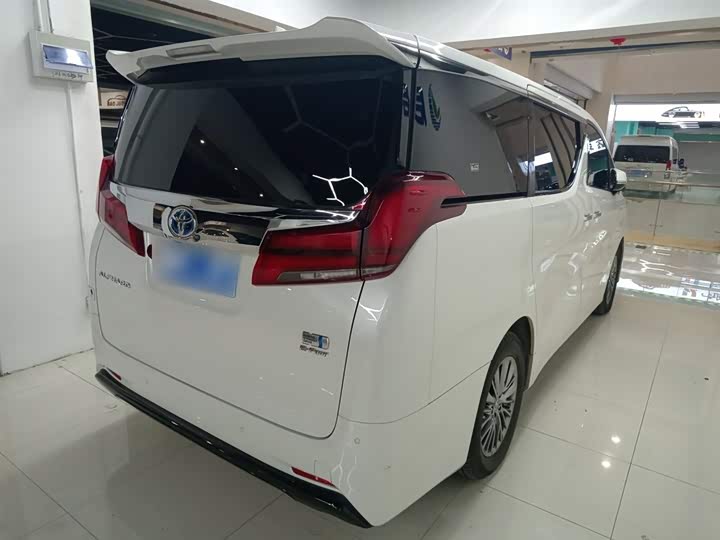 Фото 7 - Toyota Alphard