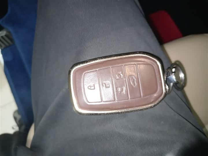 Фото 9 - Toyota Alphard