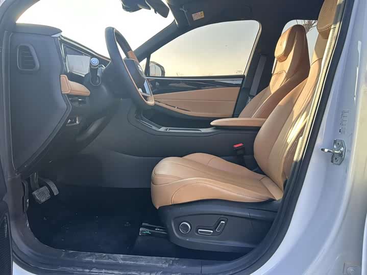 Фото 4 - Geely Galaxy L7