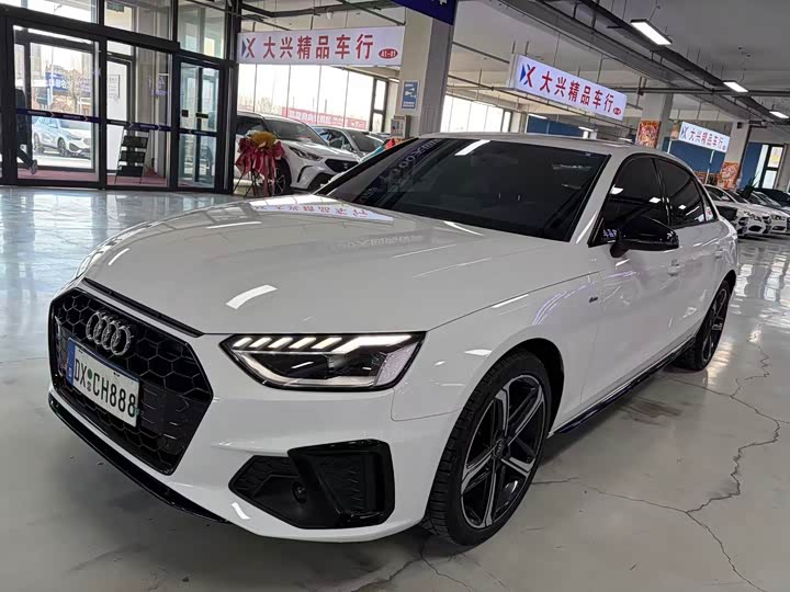 Фото 1 - Audi A4L