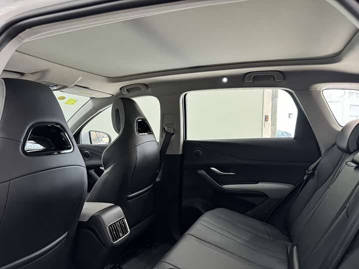 Фото 9 - BYD Sea Lion 05 DM-i Hybrid