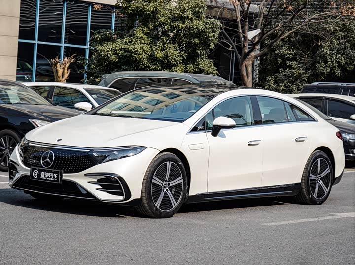 Photo 2 - Mercedes-Benz EQS