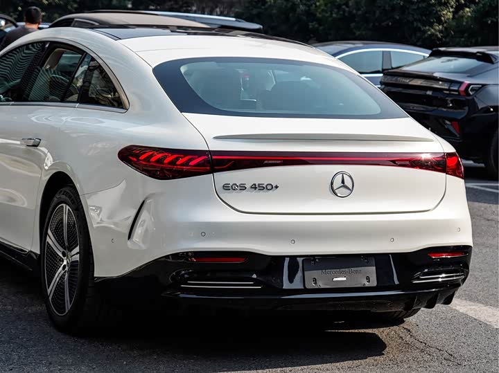 Photo 8 - Mercedes-Benz EQS