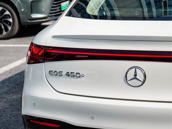 Photo 9 - Mercedes-Benz EQS