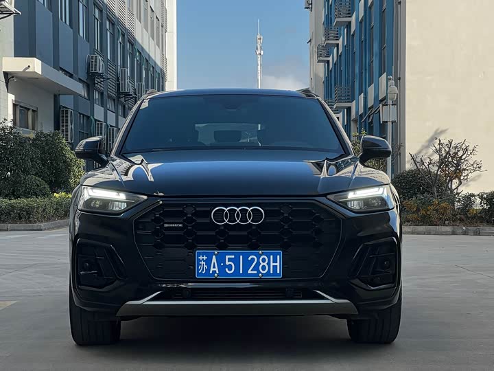 Фото 2 - Audi Q5L