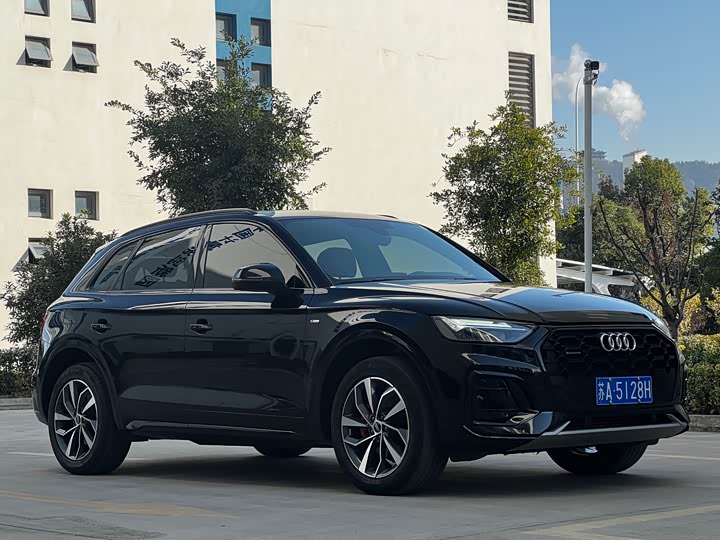 Фото 3 - Audi Q5L
