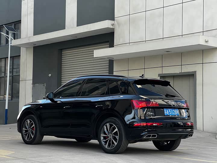 Фото 4 - Audi Q5L