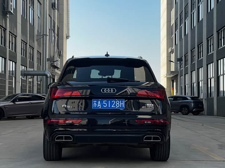 Фото 5 - Audi Q5L