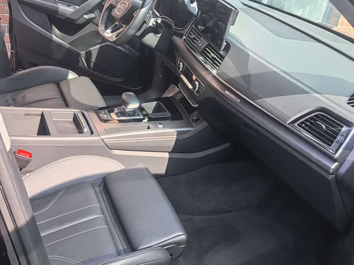Фото 7 - Audi Q5L