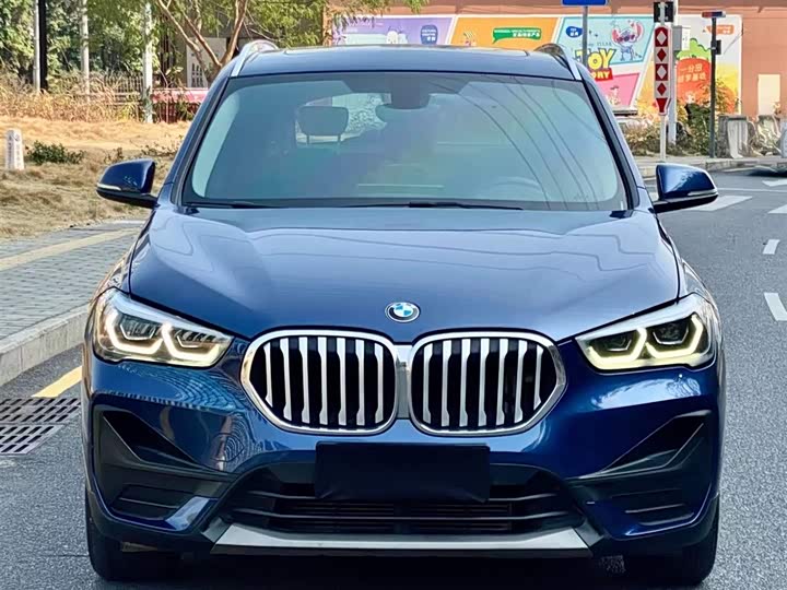 Фото 2 - BMW X1
