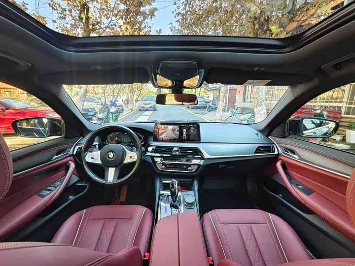 Фото 3 - BMW 5 Series