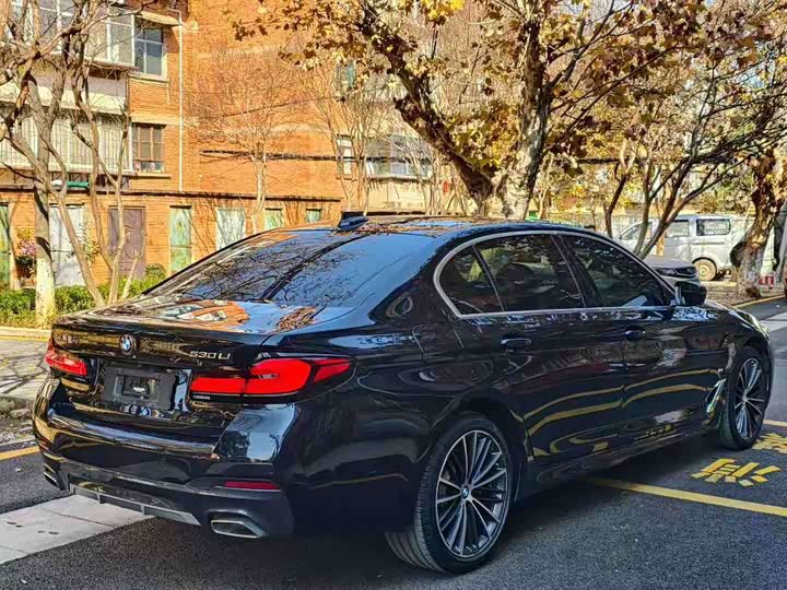 Фото 5 - BMW 5 Series