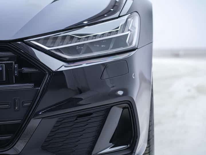 Фото 4 - Audi A7L