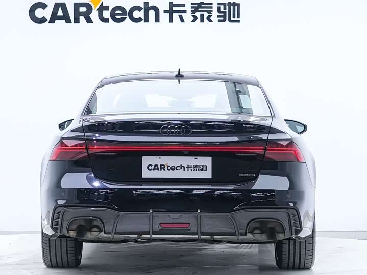 Фото 9 - Audi A7L