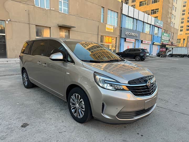 Фото 3 - Buick GL8 ES